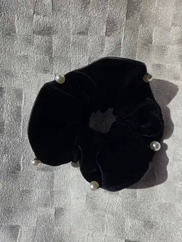 벨벳 펄 스크런치 블랙