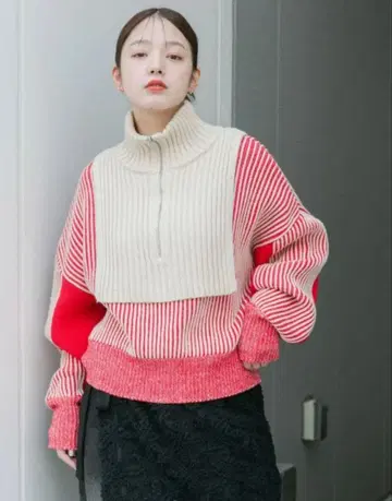 KBF 레이어드 하프 ZIP 니트 빨간색 스트라이프 하이넥 니트 긴팔