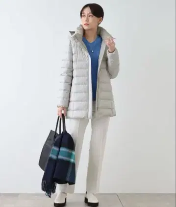 [ 새상품 미사용 ] INDIVI 다운 미들 사이즈 15 라이트 그레이