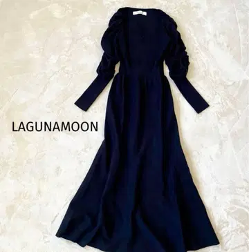 러그나문 셔링 슬리브 머메이드 라인 니트 원피스 블랙