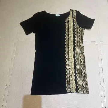 Maunaloa 블랙 반팔 T셔츠 플라 댄스