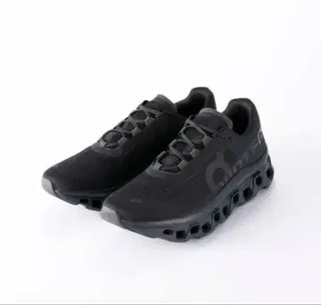 미사용 정품 온(On) 남성용 스니커즈 클라우드 몬스터 통굽