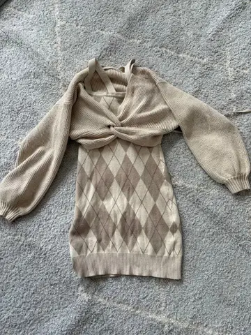 아가일 무늬 긴팔 니트 원피스 립 서비스