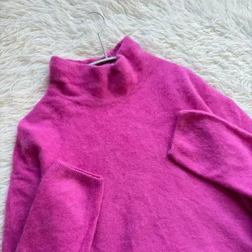 Ballsey TOMORROWLAND 플러피얀 하이넥 니트