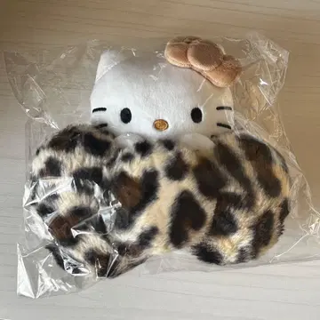 헬로키티 리본 참 레오파드 무늬 마스코트 산리오 아베일