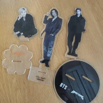 BTS x BASTIONS 아크릴 스탠드 3체 세트