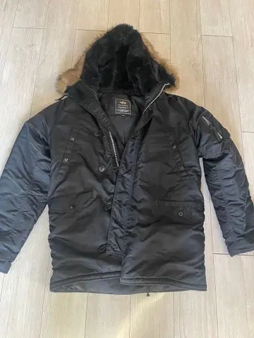 퍼 달린 후드 블랙 자켓