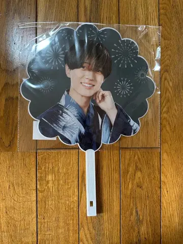 King & Prince와 발사 불꽃놀이 불꽃놀이형 부채 나가세 렌