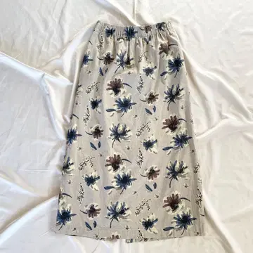 URBAN RESEARCH DOORS 꽃무늬 스커트 베이지 계열