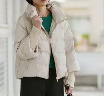 파시오네 베이지 다운 자켓 숏 기장