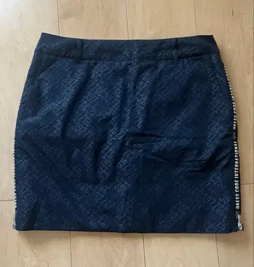 ZOY 조이 로고 엠보싱 스트레치 스커트