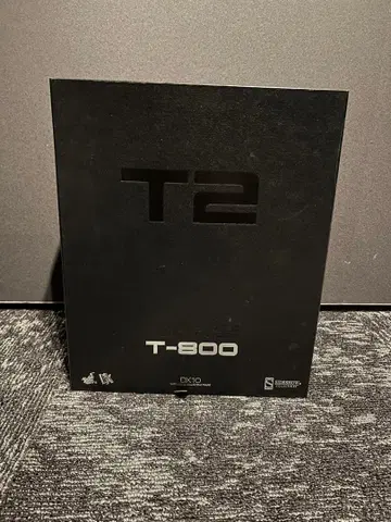 핫토이즈 터미네이터 2 T-800 DX10