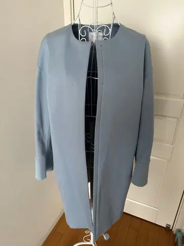 라이트 블루 롱 코트