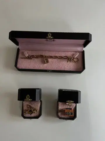 쥬시 꾸뛰르 JUICY COUTURE 새상품 팔찌 참