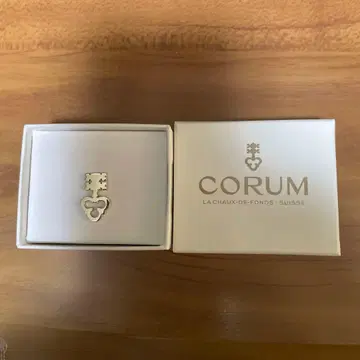CORUM 열쇠형 실버 라펠 핀 스위스산