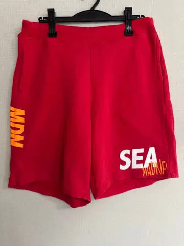 WIND AND SEA MADNESS 콜라보 하프 팬츠