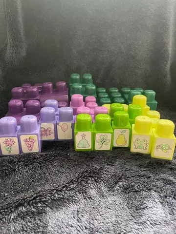 컬러풀한 디자인의 블록 세트