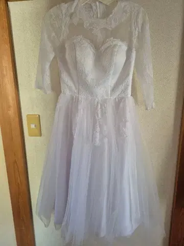 레이스 포함 화이트 웨딩 드레스