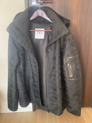 [레어] ZARA 후드 부착 블랙 카모플라쥬 후드티 자켓 XL