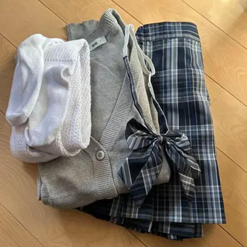 그레이 V넥 가디건