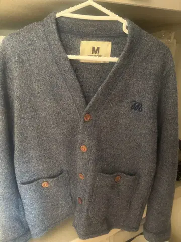 M 버튼 가디건 M 사이즈