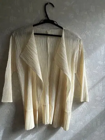 아이보리 플리츠 가디건 긴팔