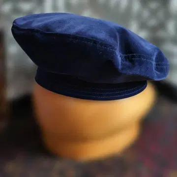베레모 네이비 컬러 벨벳