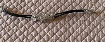 foxey 크리스탈 꽃 모티브 팔찌