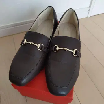 스퀘어토 비트 모티브 로퍼 브라운/R-3210