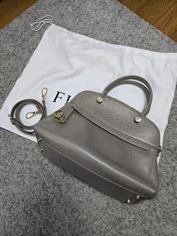 FURLA 훌라 파이퍼 가죽 2WAY 핸드백 그레이지