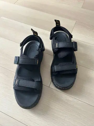 닥터마틴 샌들 28cm