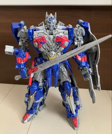 트랜스포머: 최후의 기사단 스튜디오 시리즈 옵티머스 프라임