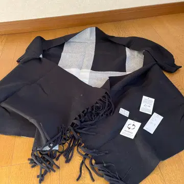 대형 체크 무늬 스톨 블랙 울 혼방