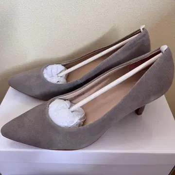 미사용 새상품 AUIEF 스웨이드 그레이 포인티드 펌프스 37