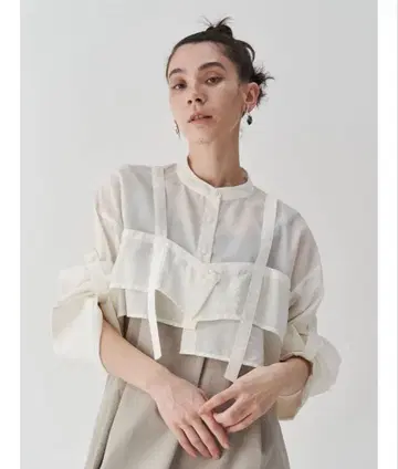 UN3D. BUSTIER LAYERED SHORT SH 미사용