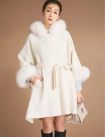 택 포함 새상품 CELFORD 셀포드 판초 코트 아이보리