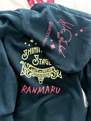 아이돌 후드티 쿠로사키 란마루 SSS 우타프리