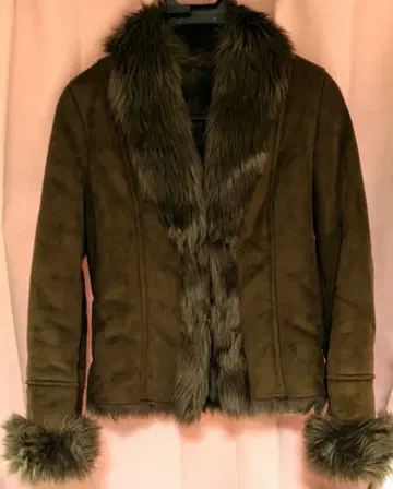 루이 샨탄 퍼 자켓