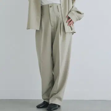 [ kiehtova ] FORM PANTS/폼 팬츠 새상품
