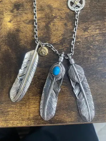 실버 깃털 디자인 목걸이