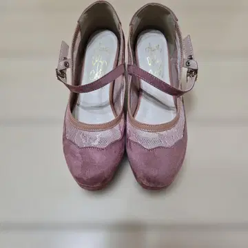 핑크 레이스 스트랩 펌프스 힐 높이 6.5cm 스톰 2cm