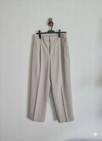 유니클로 UNIQLO 턱 와이드 팬츠 베이지 단종