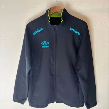 umbro 저지 블랙/그린 M 사이즈