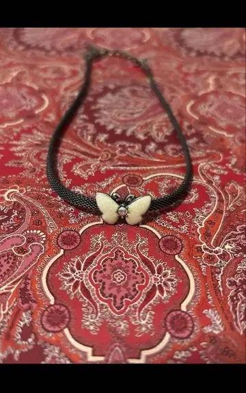 안나수이 나비 초커 목걸이