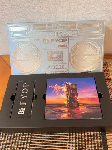새상품 B'z Special BOX 사양 CD+스피커 실버 FYOP