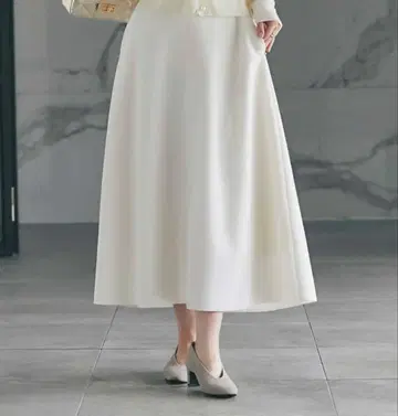 미 실루엣 La boutique BonBon 플레어 스커트 화이트 화이트