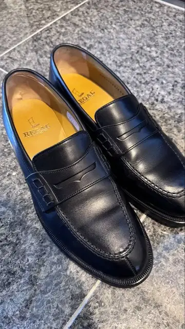 리걸 블랙 레더 로퍼