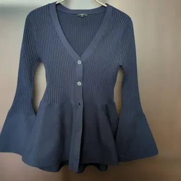 PLST 홀가먼트 V넥 페플럼 가디건