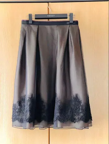 FOXEY 스커트 플레어 자수 실크 DAISYLIN