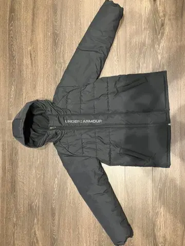 UNDER ARMOUR 블랙 다운 자켓